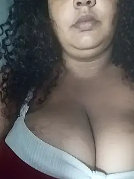 Snapshot of safirahot69 chatting on November 2025 07:20:02 AM safirahot69 online show from November 2025 07:20:02 AM