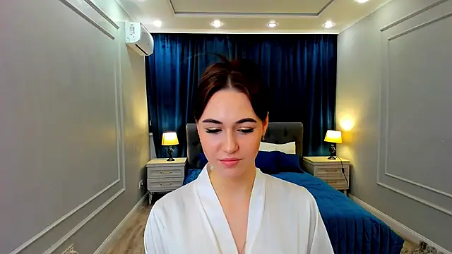 MakeYoueHappy online show from November 2025 07:45:02 PM