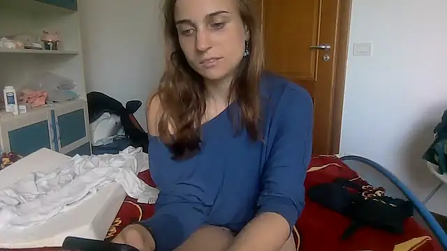 SinnEmily online show from April 2026 01:37:02 PM