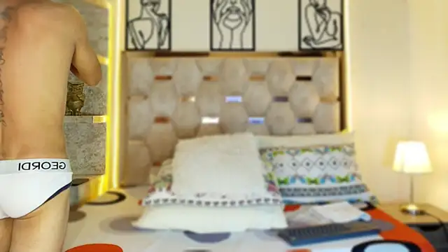 Andrew Haalls online show from December 2025 08:05:01 PM