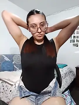 bellastorme04 online show from May 2026 03:13:01 AM