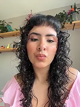 Snapshot of SugarTroubl33 chatting on February 2026 01:40:01 PM SugarTroubl33 online show from February 2026 01:40:01 PM