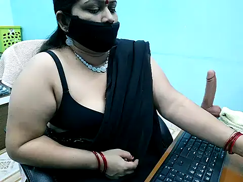 Snapshot of SWEETY_RANI chatting on April 2026 04:35:01 PM SWEETY RANI online show from April 2026 04:35:01 PM
