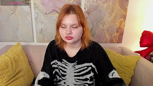 Snapshot of babyyullii chatting on February 2026 08:35:01 AM babyyullii online show from February 2026 08:35:01 AM