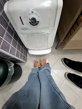 Snapshot of Piediniecollant chatting on November 2025 06:56:02 AM Piediniecollant online show from November 2025 06:56:02 AM