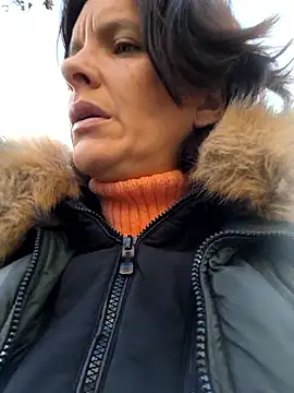 Piediniecollant online show from January 2026 08:05:01 AM