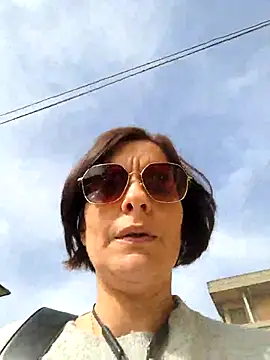 Piediniecollant online show from March 2026 11:06:02 AM