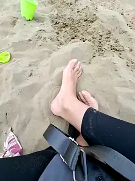 Piediniecollant online show from April 2026 09:14:01 AM