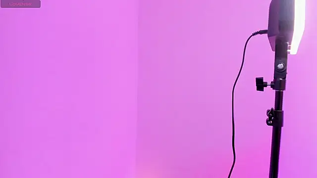 Snapshot of Loana_bdsm chatting on November 2025 10:48:02 AM Loana bdsm online show from November 2025 10:48:02 AM