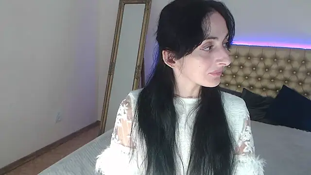 Snapshot of HayleyMills chatting on October 2025 11:25:01 AM HayleyMills online show from October 2025 11:25:01 AM