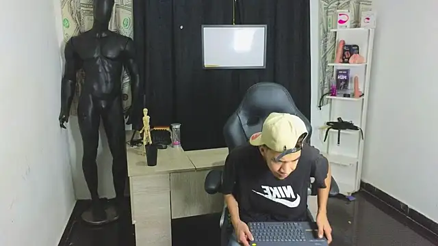 Snapshot of Latin_Duo13 chatting on February 2026 11:25:01 AM Latin Duo13 online show from February 2026 11:25:01 AM