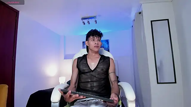 KamiSuarez online show from April 2026 06:41:01 PM