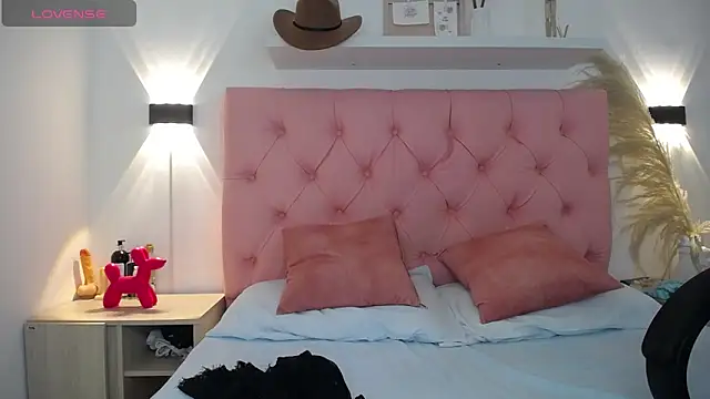 victoria 243 online show from December 2025 05:55:02 AM