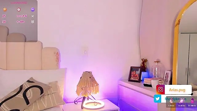 Manelyk  moon online show from November 2025 01:37:01 AM