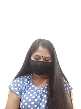 Green LaDY66 online show from November 2025 04:07:02 PM