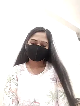 Green LaDY66 online show from November 2025 10:27:01 AM