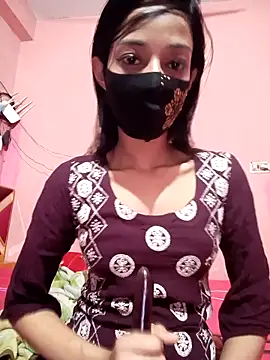 Green LaDY66 online show from April 2026 12:32:02 PM