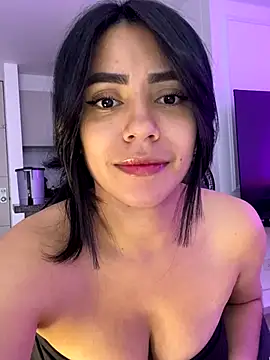 Snapshot of Sara-215 chatting on November 2025 04:21:01 AM Sara-215 online show from November 2025 04:21:01 AM