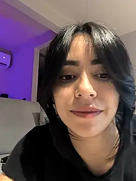 Snapshot of Sara-215 chatting on December 2025 05:36:02 AM Sara-215 online show from December 2025 05:36:02 AM