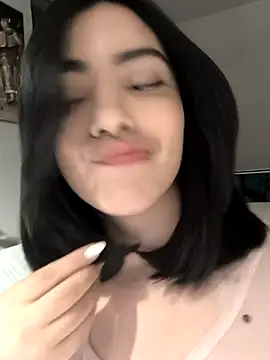 Snapshot of Sara-215 chatting on January 2026 03:22:02 AM Sara-215 online show from January 2026 03:22:02 AM