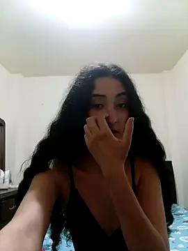 Snapshot of Emmawuaker chatting on November 2025 06:01:01 AM Emmawuaker online show from November 2025 06:01:01 AM