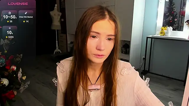 Hana Flo  online show from December 2025 02:25:01 PM