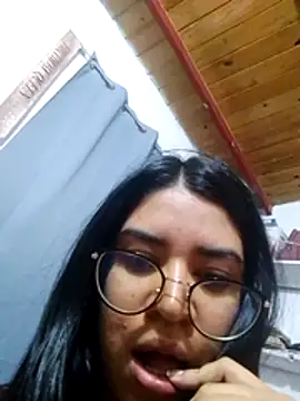 Snapshot of AlayaMore chatting on November 2025 03:20:02 AM AlayaMore online show from November 2025 03:20:02 AM