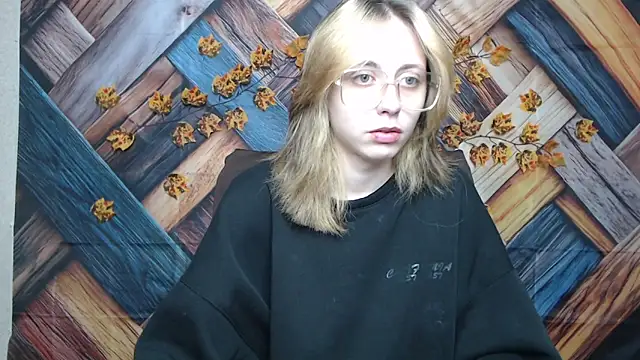 TracyLll online show from November 2025 12:51:01 PM