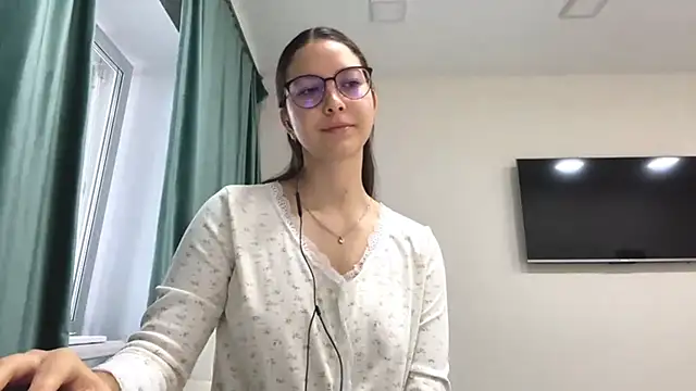 Snapshot of Allisgree chatting on October 2025 06:04:02 AM Allisgree online show from October 2025 06:04:02 AM