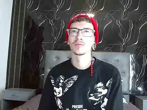 Snapshot of RyanOwenss chatting on October 2025 02:08:02 PM RyanOwenss online show from October 2025 02:08:02 PM