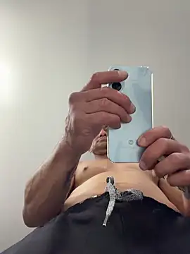 Snapshot of HighonTee chatting on October 2025 08:16:02 AM HighonTee online show from October 2025 08:16:02 AM