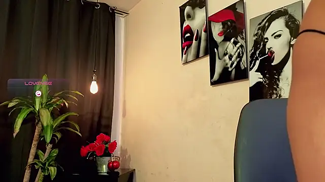 Flor Gil online show from November 2025 03:28:01 AM