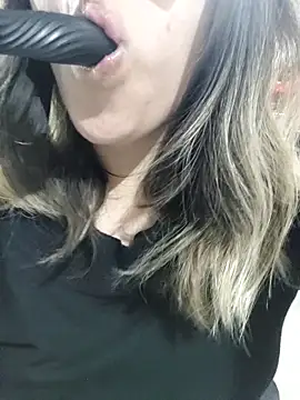 Camilu23 online show from October 2025 08:54:02 PM