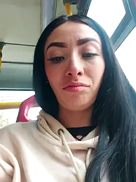 Moon And Sunn online show from November 2025 04:28:02 PM