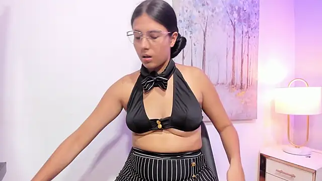 Snapshot of DanniaKross_1 chatting on November 2025 07:36:02 PM DanniaKross 1 online show from November 2025 07:36:02 PM