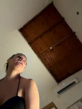 Romy-R-O online show from January 2026 02:21:02 PM