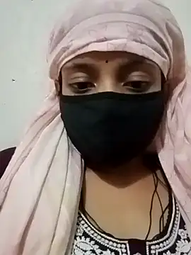 Quenn-Jiya752 online show from November 2025 01:44:02 PM