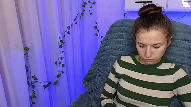 Ulyanix online show from November 2025 04:48:02 AM