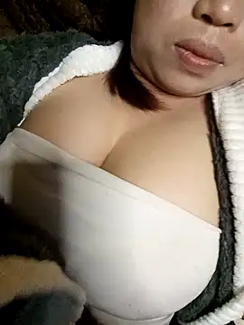 julybe online show from March 2026 05:41:01 PM