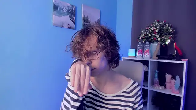 Snapshot of LeoBensyten chatting on November 2025 08:55:01 PM LeoBensyten online show from November 2025 08:55:01 PM