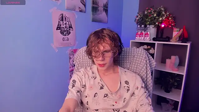 Snapshot of LeoBensyten chatting on January 2026 02:32:01 PM LeoBensyten online show from January 2026 02:32:01 PM