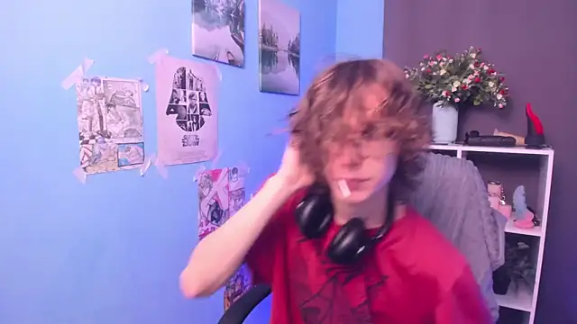 Snapshot of LeoBensyten chatting on February 2026 10:22:01 PM LeoBensyten online show from February 2026 10:22:01 PM