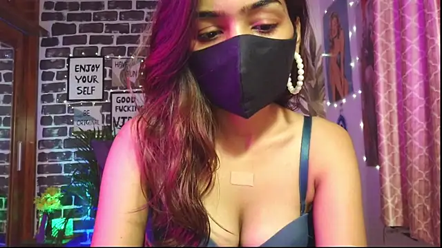 Saloni9 online show from April 2026 12:44:01 AM