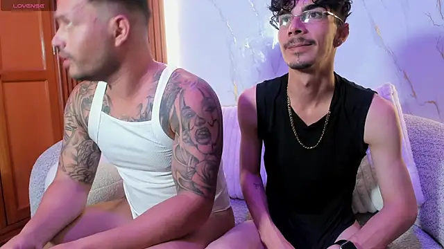 Snapshot of boysonfiree chatting on October 2025 12:40:02 PM boysonfiree online show from October 2025 12:40:02 PM