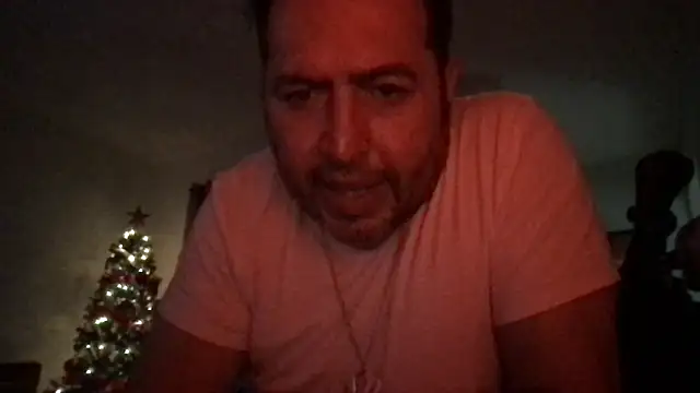 ezrah23 online show from December 2025 05:52:01 PM