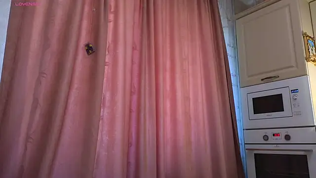 Snapshot of Lovelly_molly1 chatting on June 2026 10:19:01 AM Lovelly molly1 online show from June 2026 10:19:01 AM