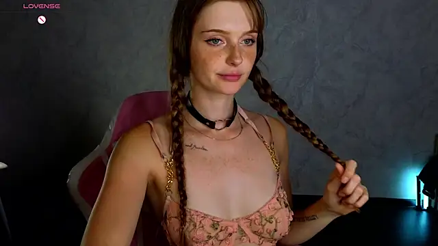 Snapshot of Lovelly_molly1 chatting on July 2026 06:28:02 PM Lovelly molly1 online show from July 2026 06:28:02 PM