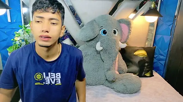 darwinandbrayann online show from December 2025 03:24:02 AM