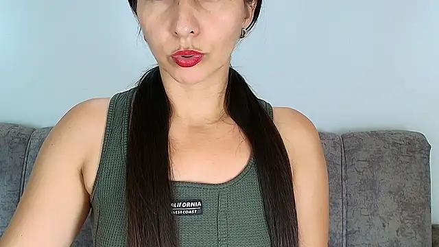 alana pink95 online show from November 2025 07:02:02 PM