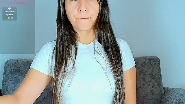 alana pink95 online show from December 2025 12:33:02 PM